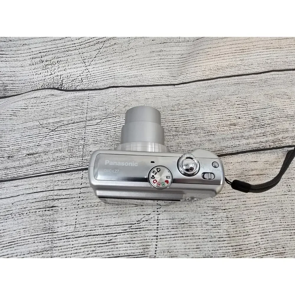 Panasonic Digital Camera Lumix DMC-LZ7 7.2MP Silver Tested